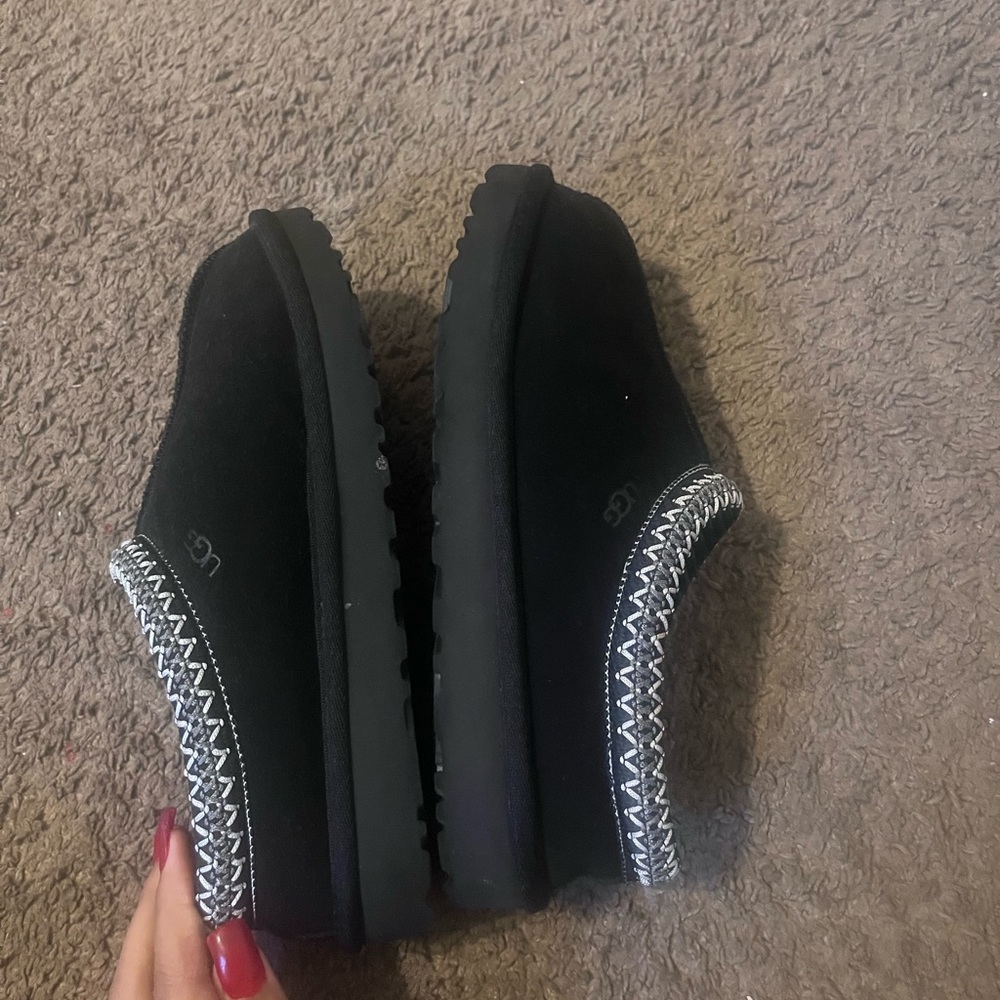 COPY - COPY - Black tasman uggs slippers